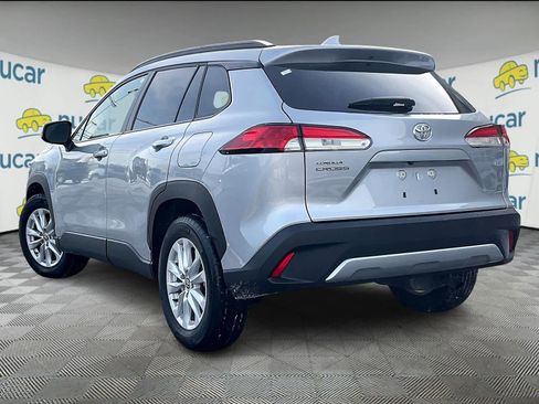 Certified 2024 Toyota Corolla Cross LE image 4