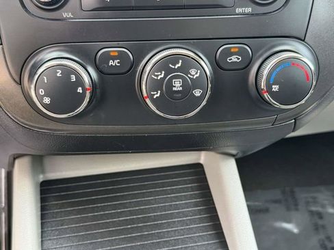 Used 2015 Kia Forte LX FWD image 4