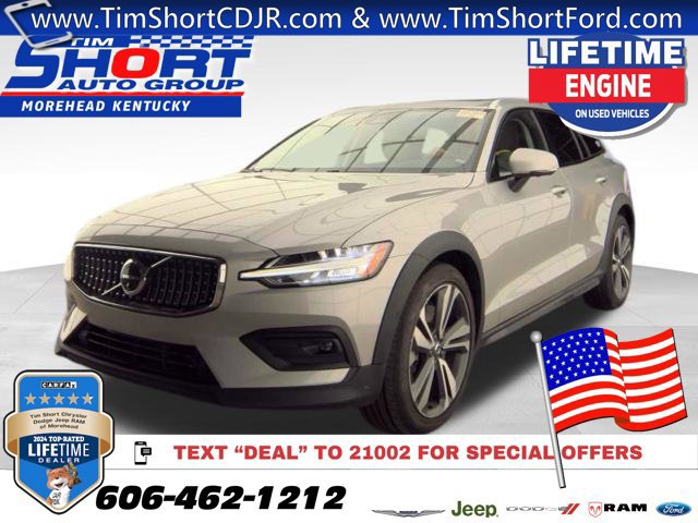 Used 2025 Volvo V60 B5 Cross Country Plus AWD/4WD image 1