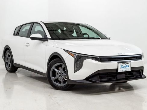 Used 2025 Kia K4 FWD image 6