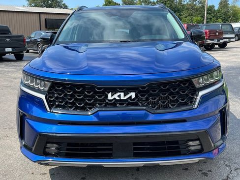 Used 2022 Kia Sorento EX w/ Panoramic Sunroof Package FWD image 3