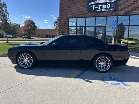 Used 2016 Dodge Challenger R/T image 10