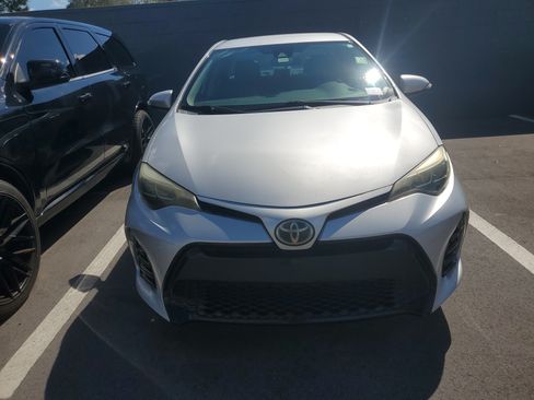 Used 2017 Toyota Corolla SE FWD image 3