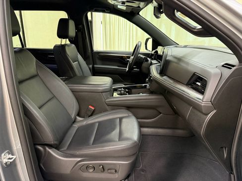Certified 2025 Chevrolet Suburban Z71 AWD/4WD image 27