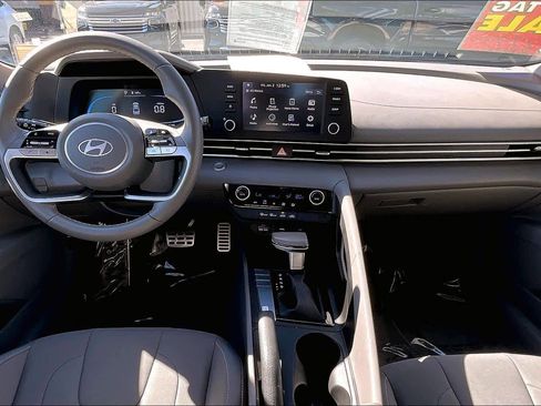 Used 2025 Hyundai Elantra Sport image 14