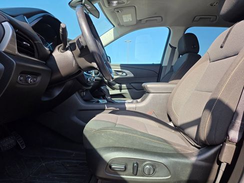Used 2020 Chevrolet Traverse LT FWD image 11