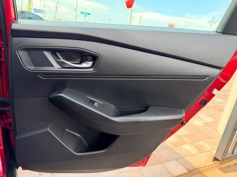 Used 2025 Honda Accord Sport image 36