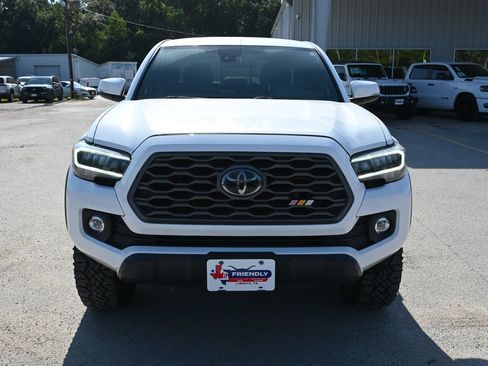 Used 2021 Toyota Tacoma TRD Off-Road w/ Technology Package AWD/4WD image 5