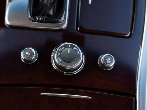 Used 2017 INFINITI Q70 3.7 image 44