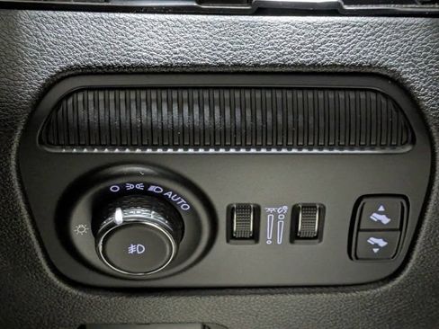 Used 2022 Jeep Wagoneer Series II AWD/4WD image 23