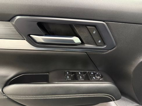 Used 2025 GMC Terrain Elevation AWD/4WD image 10