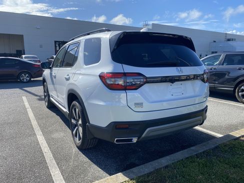 Used 2025 Honda Pilot Touring image 20