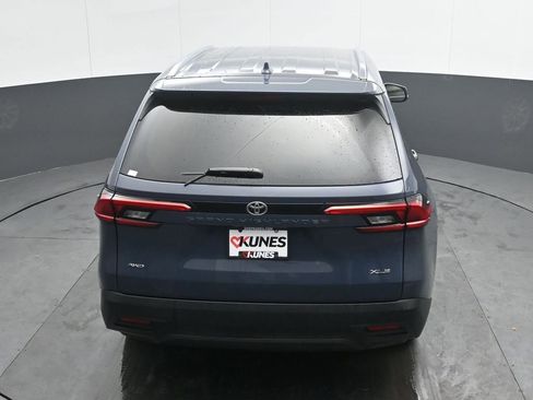 Used 2024 Toyota Grand Highlander XLE image 36