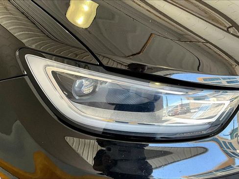 Used 2024 Chrysler Pacifica Touring-L FWD image 32