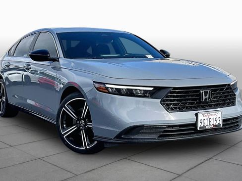 Used 2023 Honda Accord Sport image 2