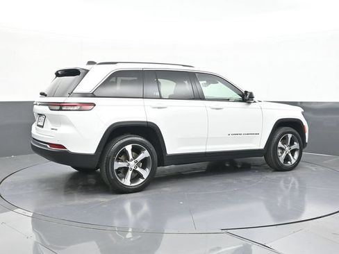 Used 2023 Jeep Grand Cherokee Limited AWD/4WD image 15