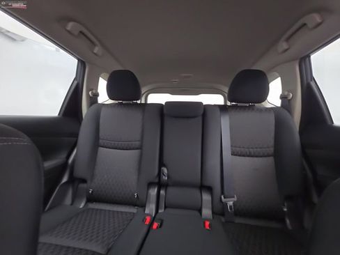 Used 2020 Nissan Rogue SV image 44