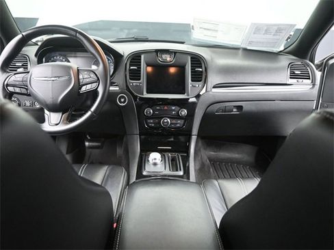 Used 2019 Chrysler 300 S image 24