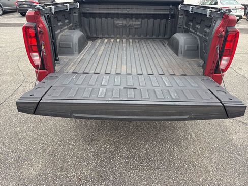 Used 2023 GMC Sierra 1500 Elevation image 13