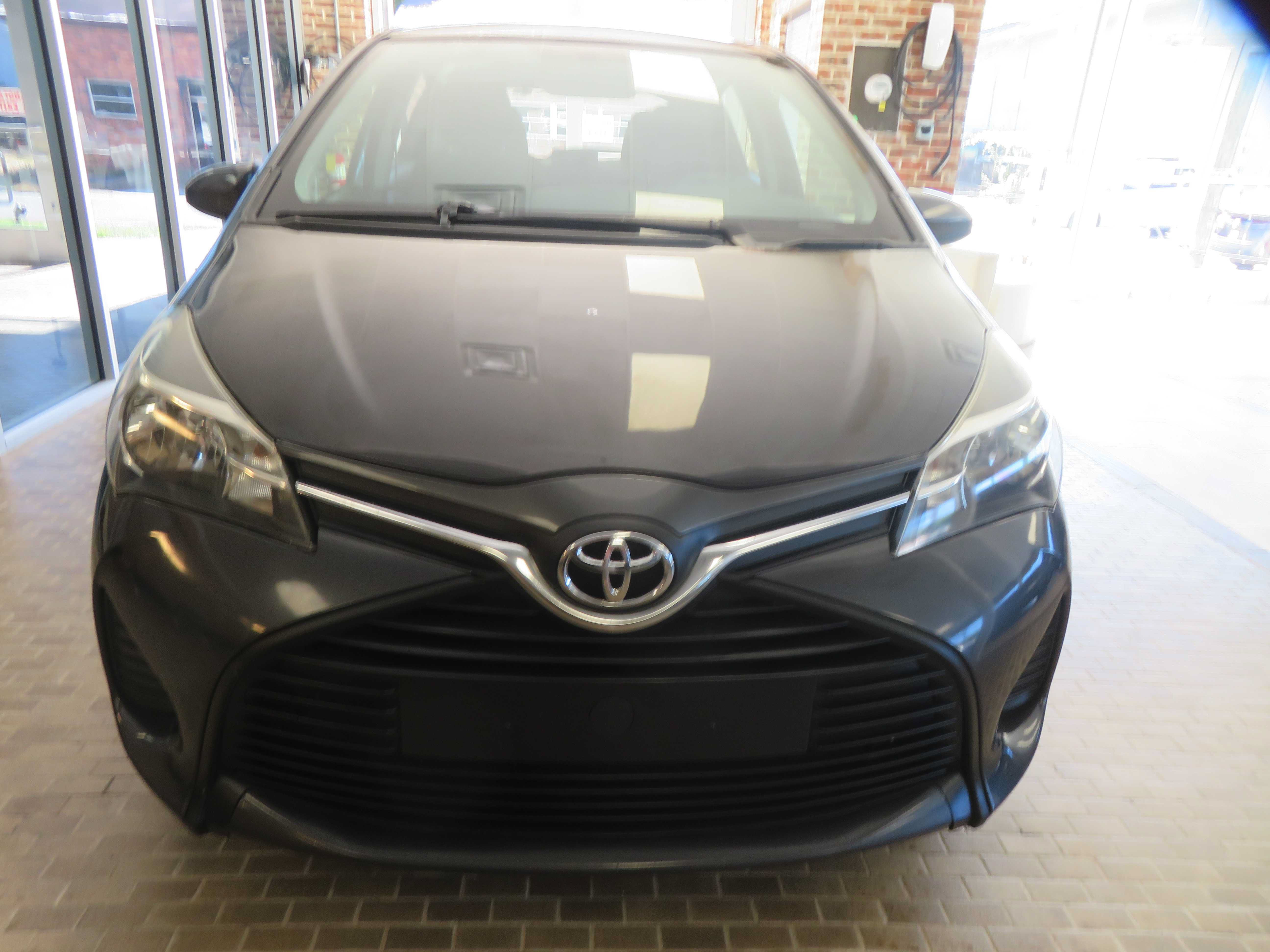 Used 2015 Toyota Yaris L FWD image 50