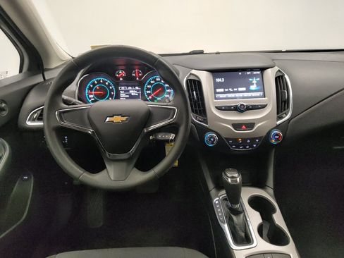 Used 2017 Chevrolet Cruze LS FWD image 22