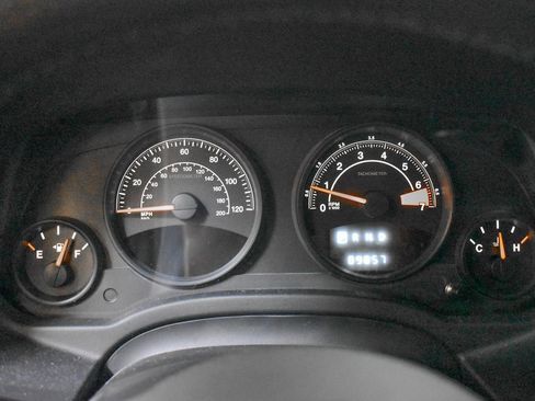 Used 2016 Jeep Patriot Latitude image 13