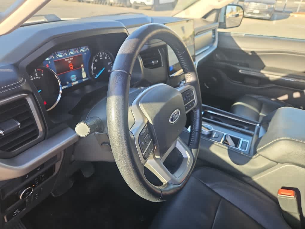Used 2023 Ford Expedition XLT RWD image 10