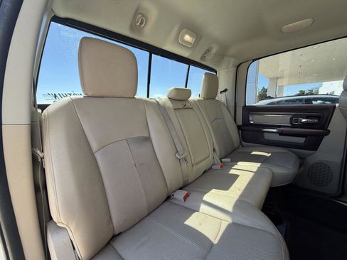 Used 2018 RAM 1500 Laramie AWD/4WD image 17