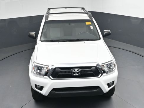 Used 2014 Toyota Tacoma Base image 32