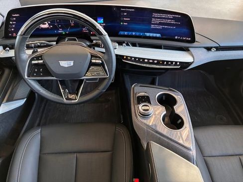 Certified 2025 Cadillac Optiq Luxury 2 w/ LPO, Floor Liner Package image 28