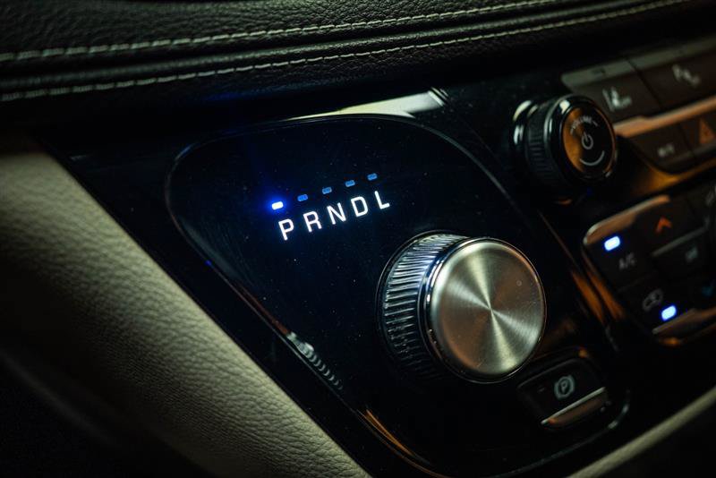 Used 2023 Chrysler Pacifica Touring-L FWD image 19