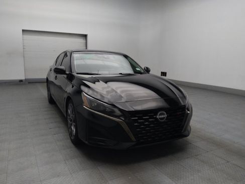 Used 2023 Nissan Altima 2.0 SR FWD image 13