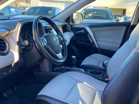 Used 2017 Toyota RAV4 Limited image 13
