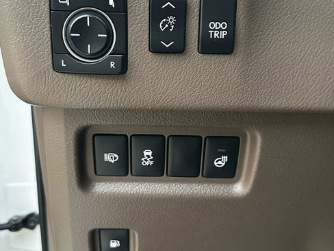 Used 2014 Lexus GX 460 Luxury image 34