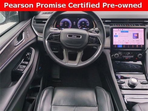 Used 2022 Jeep Grand Cherokee Overland w/ Luxury Tech Group IV image 16