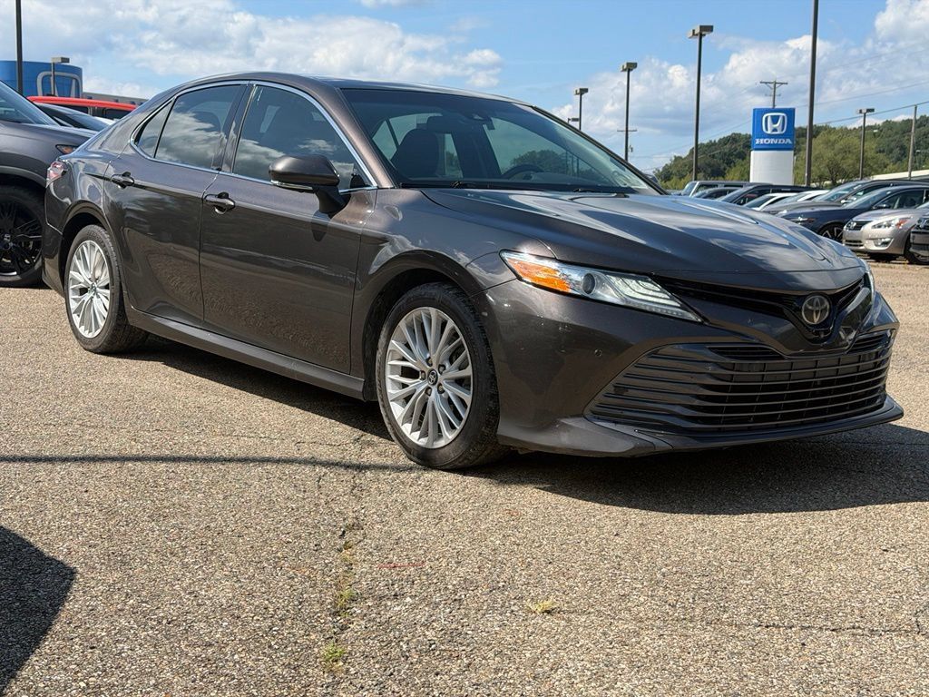 Used 2018 Toyota Camry XLE w/ Audio Package FWD image 2