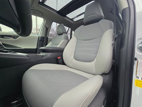 Used 2025 Toyota RAV4 Limited image 19