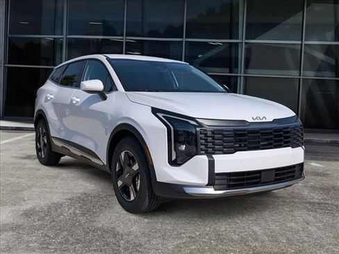 New 2026 Kia Sportage LX FWD image 2