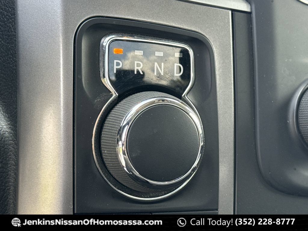Used 2024 RAM 1500 Classic SLT AWD/4WD image 39