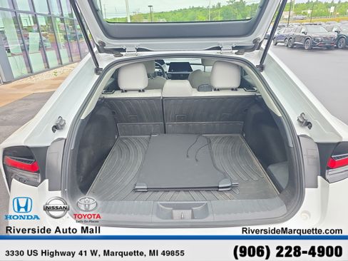 Used 2023 Toyota Prius XLE AWD/4WD image 8