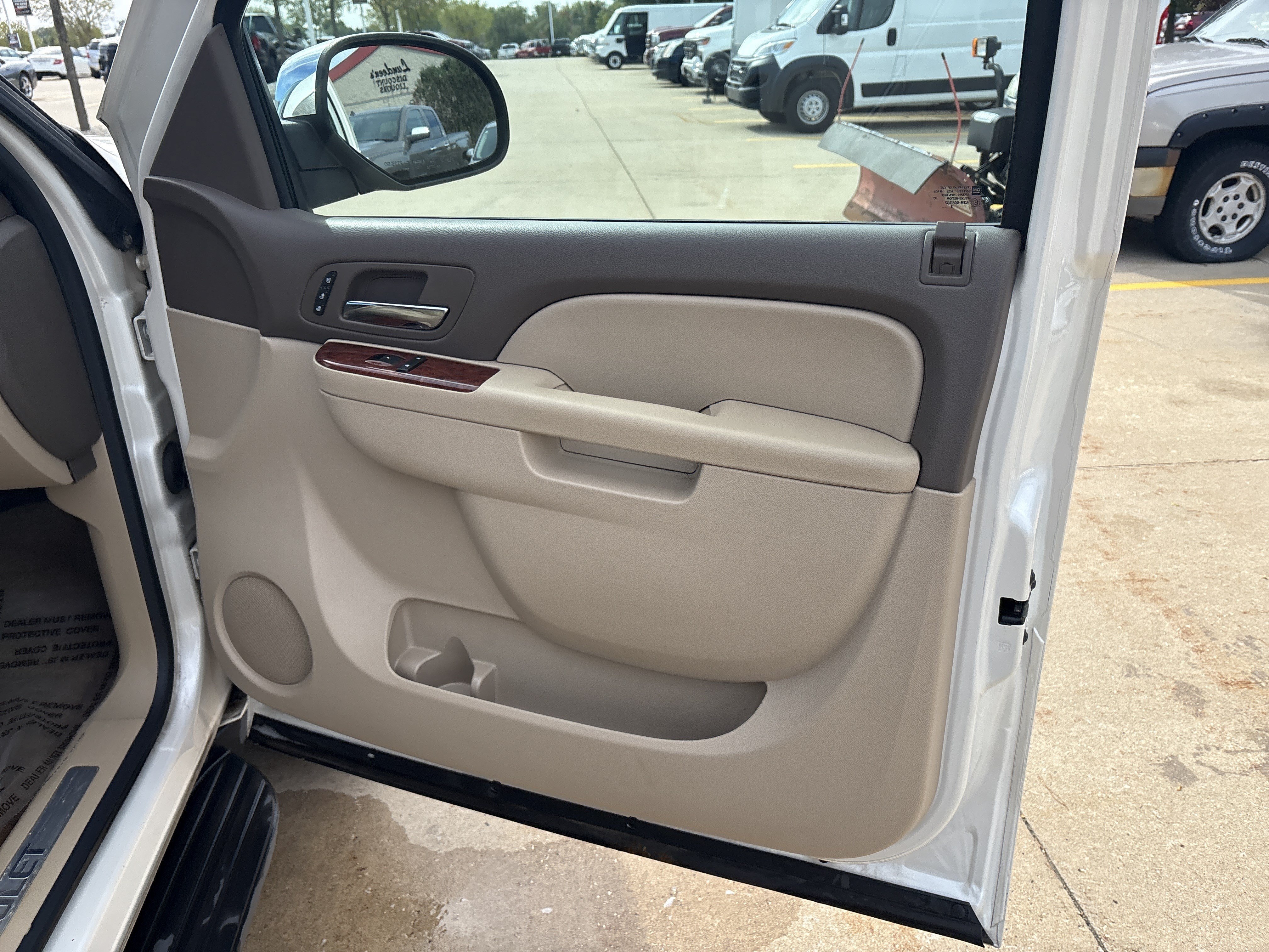 Used 2013 Chevrolet Suburban LTZ AWD/4WD image 19
