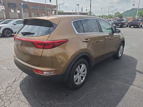 Used 2017 Kia Sportage LX AWD/4WD image 7
