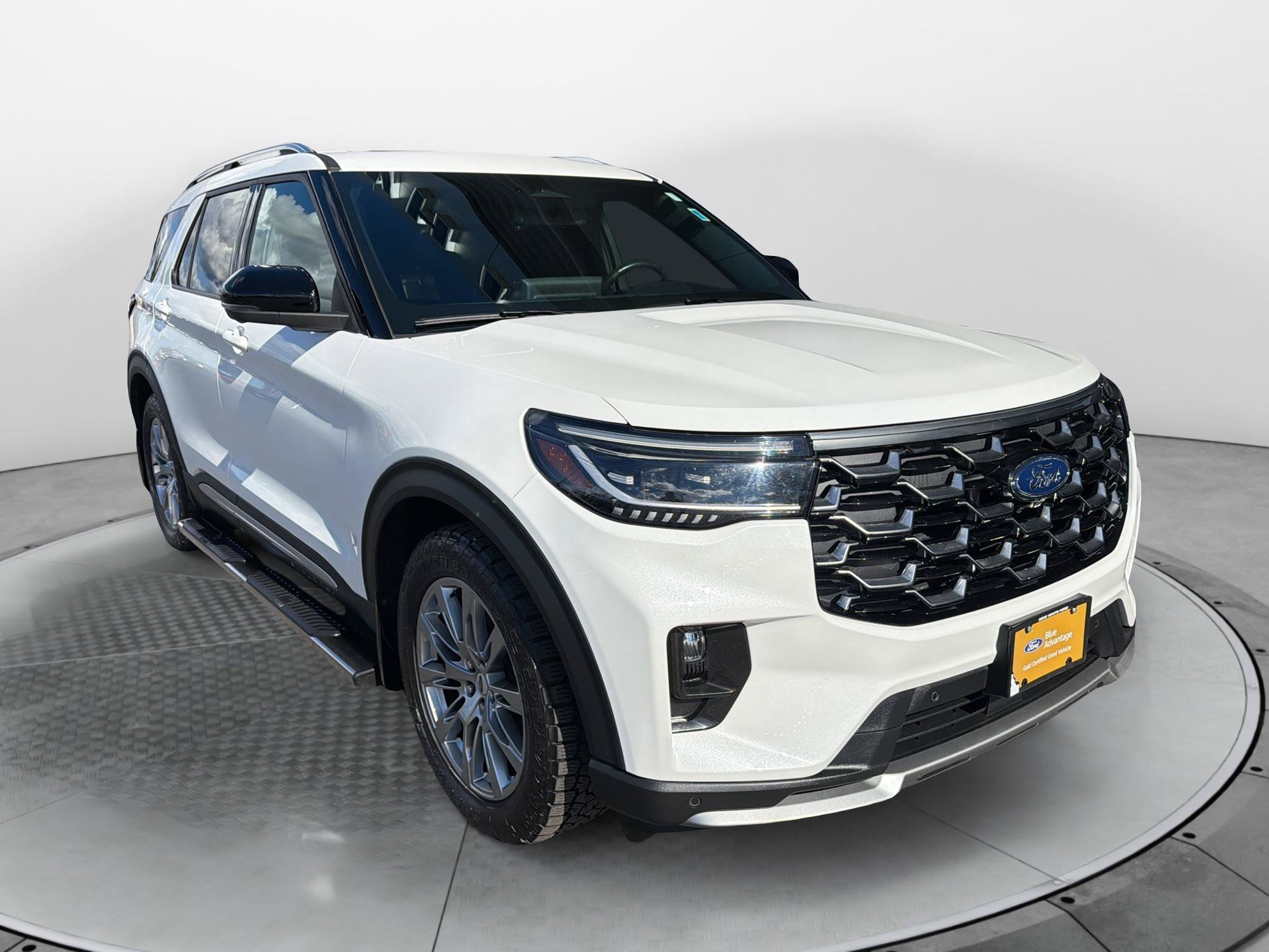 Certified 2025 Ford Explorer Platinum AWD/4WD image 1