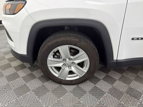 Used 2022 Jeep Compass Latitude FWD image 11