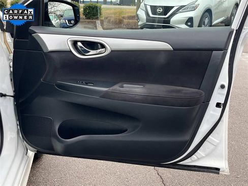 Used 2015 Nissan Sentra SR w/ Navigation Package image 26