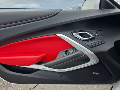Used 2019 Chevrolet Camaro SS RWD image 17
