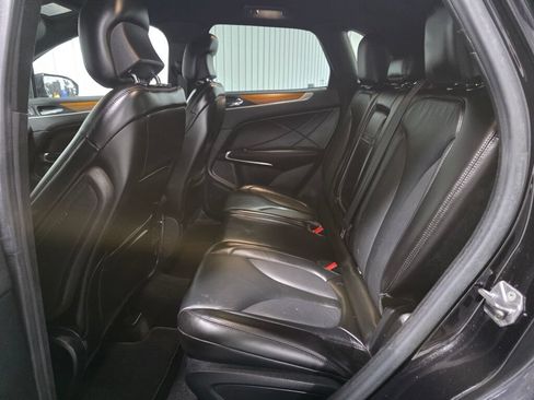 Used 2019 Lincoln MKC Select AWD/4WD image 10