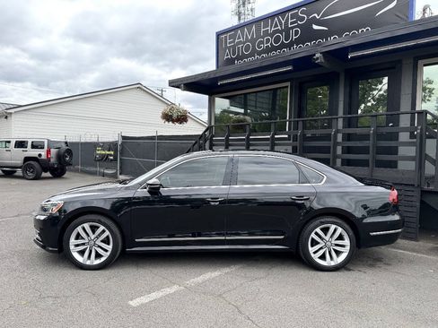 Used 2017 Volkswagen Passat 1.8T SEL Premium FWD image 3