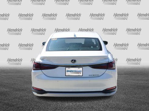 Used 2025 Lexus ES 300h w/ Premium Package FWD image 8