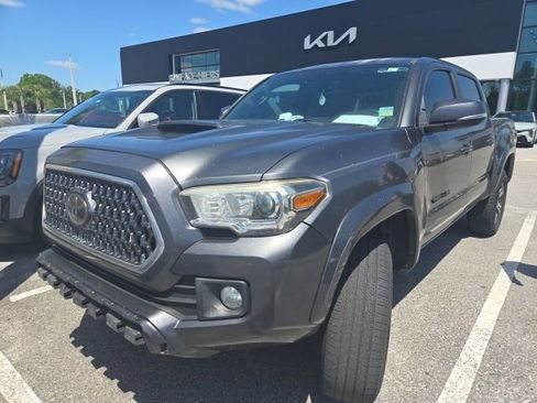 Used 2019 Toyota Tacoma TRD Sport w/ Technology Package image 1